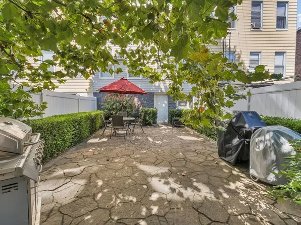 129 Prospect Street image 29 of 34