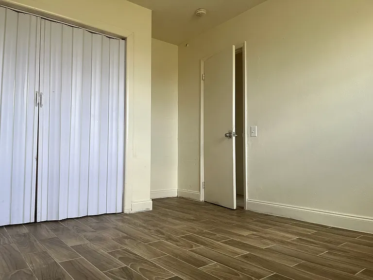 257 Whittier Ave — Photo 30