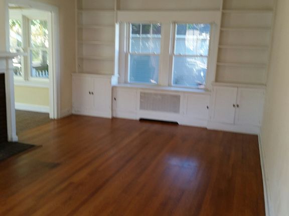 3rd image of 216 Hollywood Ave