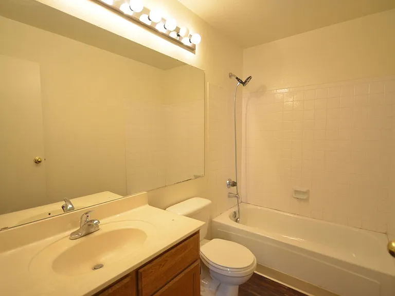 3923 W Denver St — Photo 9