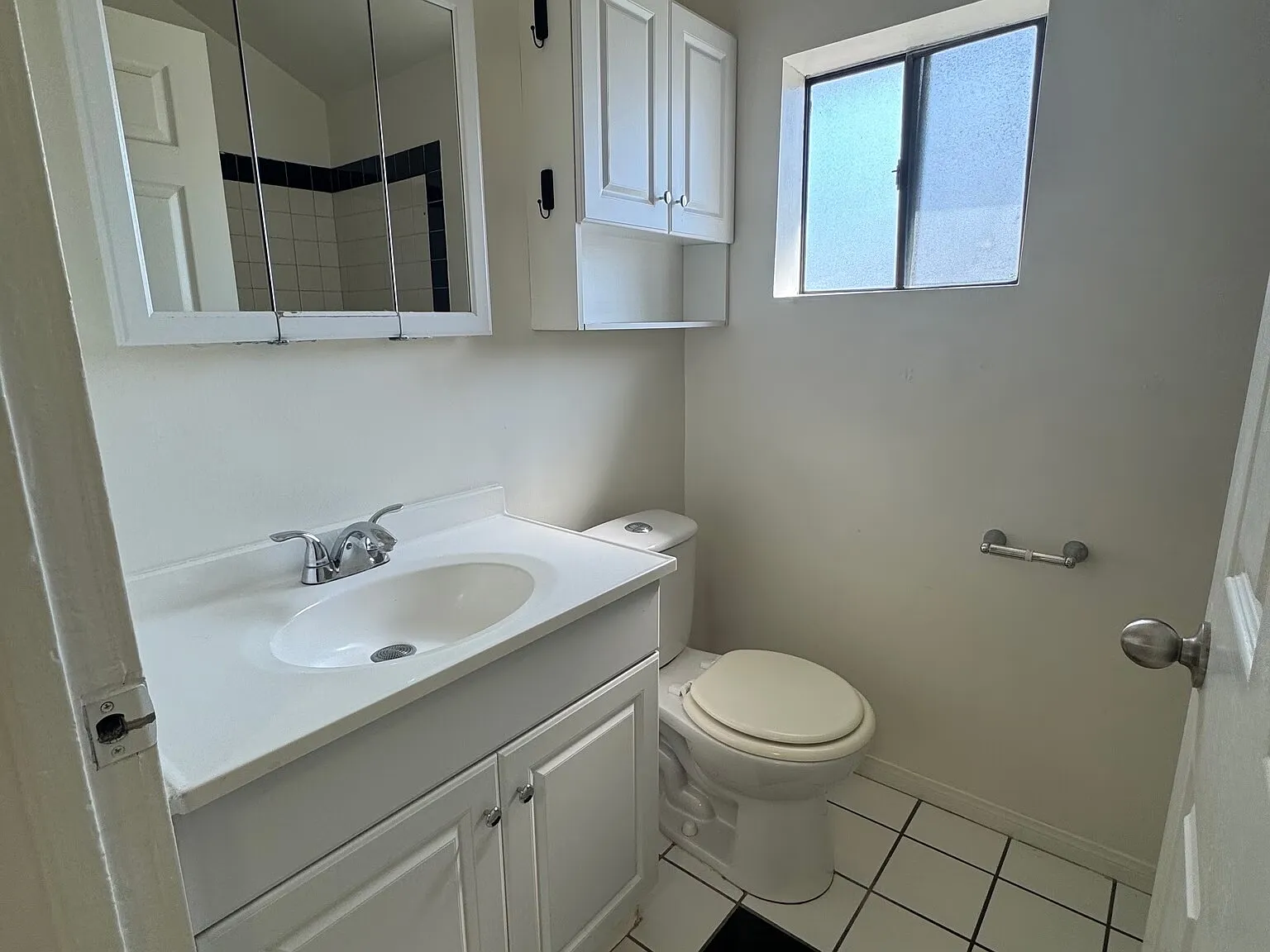 2 bed, 1.5 bath, 1200 sqft, $3,800 — Photo 3