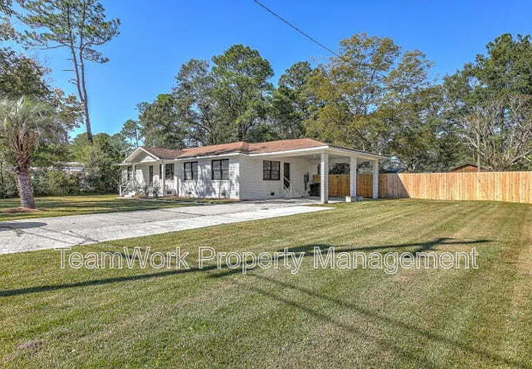 702 N Palmetto St — Photo 2