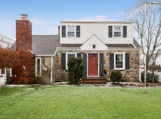 161 Jerome Ave, Mineola, NY 11501