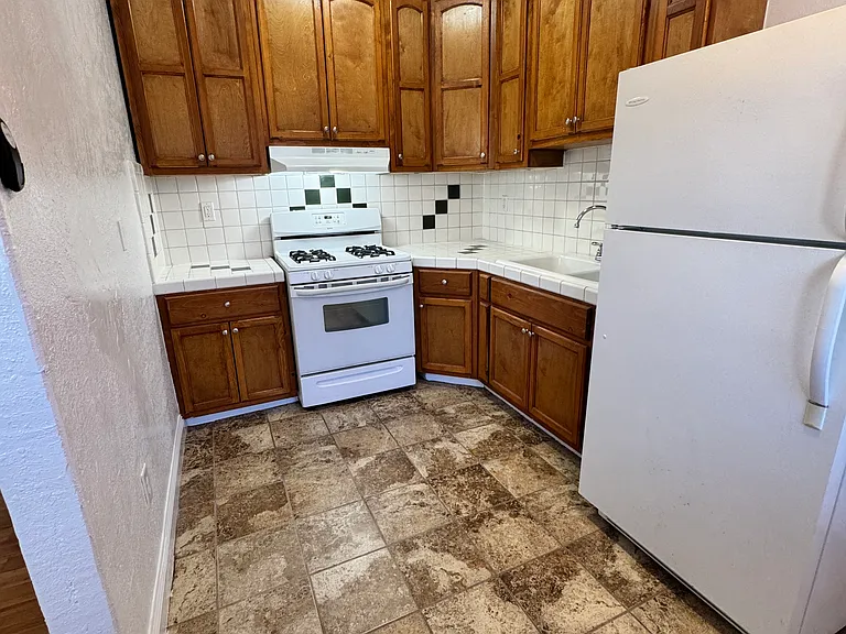 1112 N Kingsley Dr #4 — Photo 9