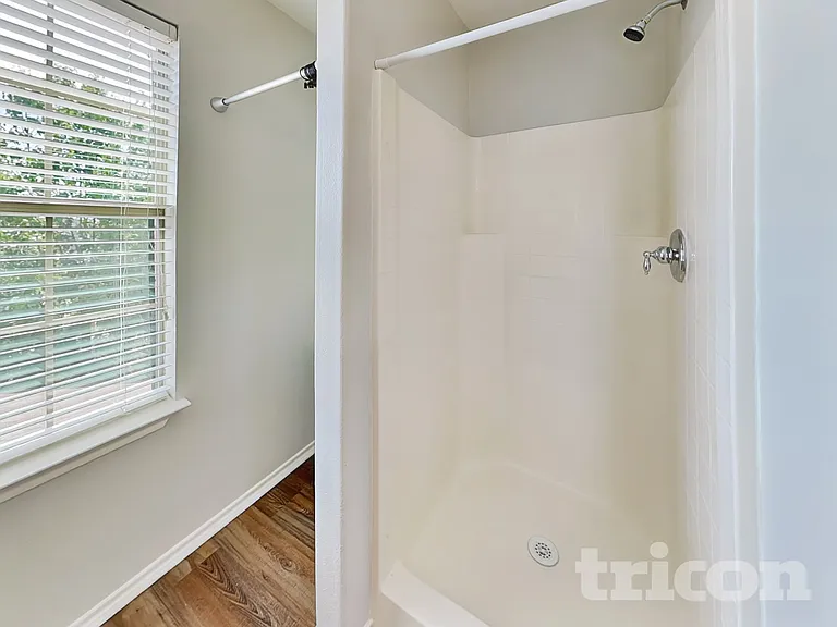 1525 Trent Dr — Photo 11