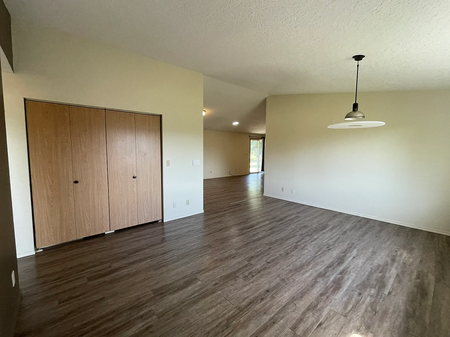 3 bed, 2.5 bath, 1700 sqft, $2,800 — Photo 3