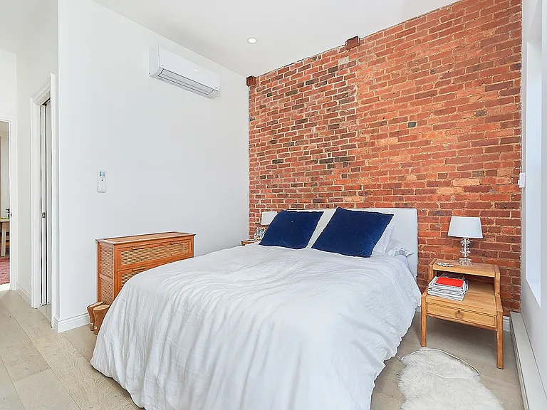 370 Baltic St #2R — Photo 9