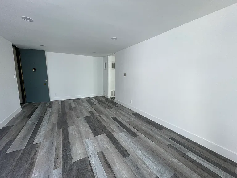 1277 Barry Ave #7 — Photo 4