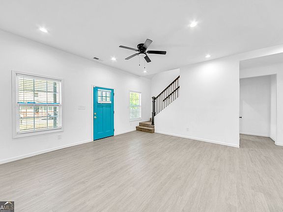2nd image of 1136 Oak Knoll Ter SE