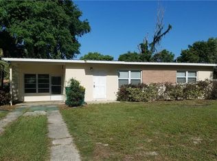 810 Edgewater Dr, Eustis, FL 32726