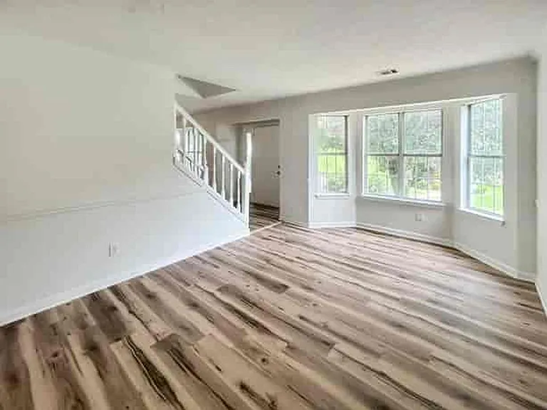 2945 Georgian Manor Dr — Photo 6