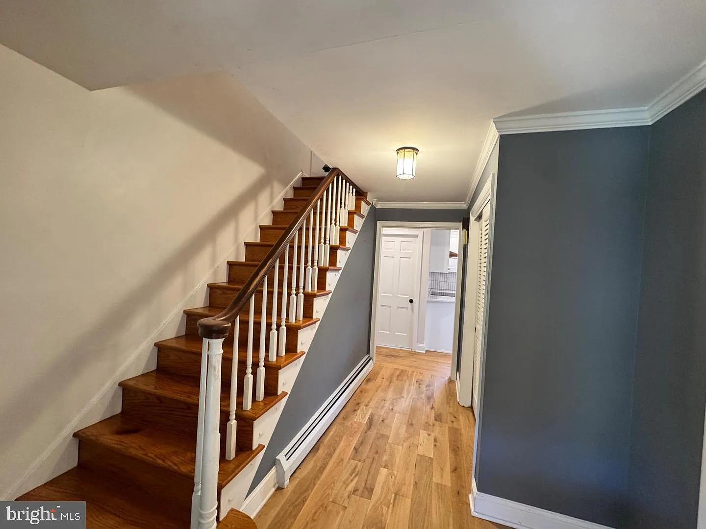 4 bed, 2.5 bath, 2086 sqft, $4,200 — Photo 2