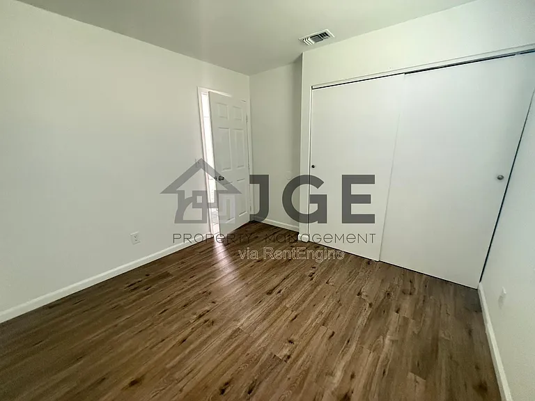 198 Charlotte Ave — Photo 7