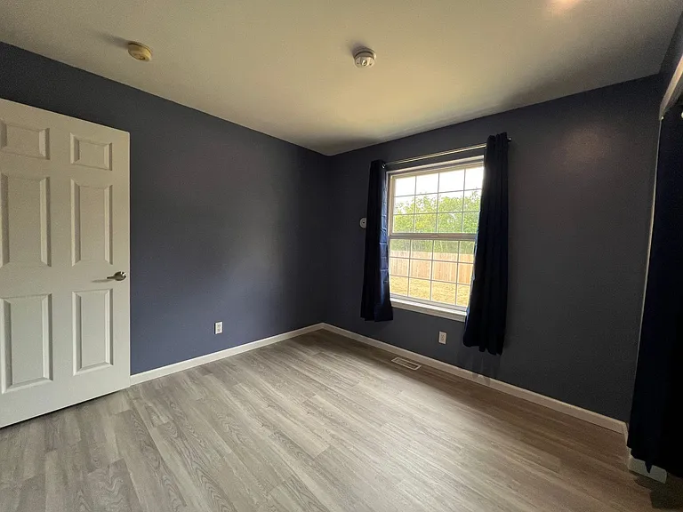 1360 Roma Rd — Photo 33