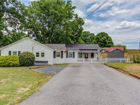 2851 Harbins Rd SE, Bethlehem, GA 30620
