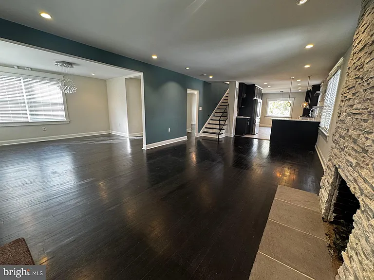 513 Whittier St NW — Photo 7