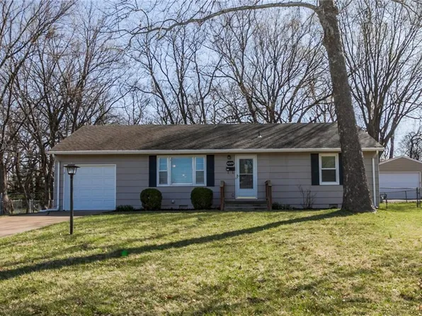 6509 Switzer Ln, Shawnee, KS 66203