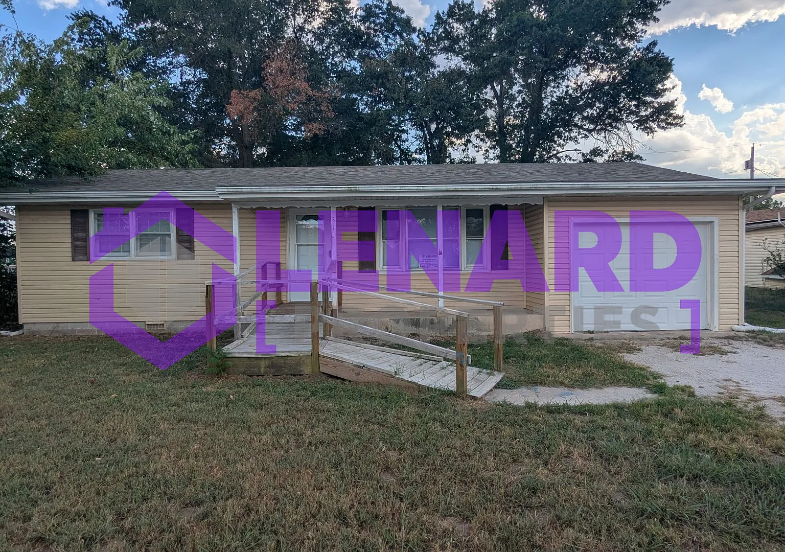 2 Bedroom Home! — Photo 1