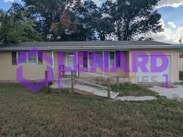314 W Colgate St, Bolivar, MO 65613