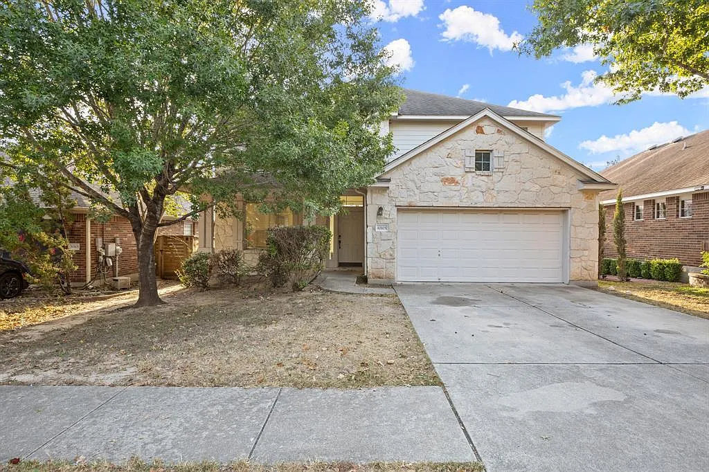 4 bed, 2.5 bath, 2601 sqft, $2,500 — Photo 1