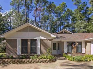 357 Greenbriar Trl, Holly Lake Ranch, TX 75765