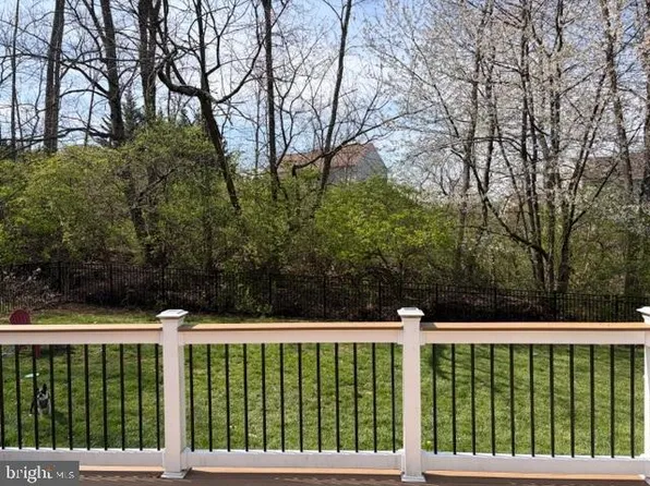 16 Matthew Dr, Sinking Spring, PA 19608