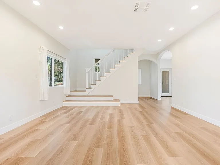 1100 S Highland Ave — Photo 8