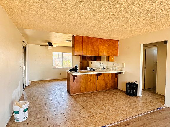 3rd image of 15921 Green Hill Dr APT A