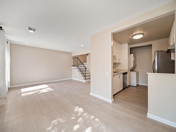 4th image of 2697 Lone Bluff Way