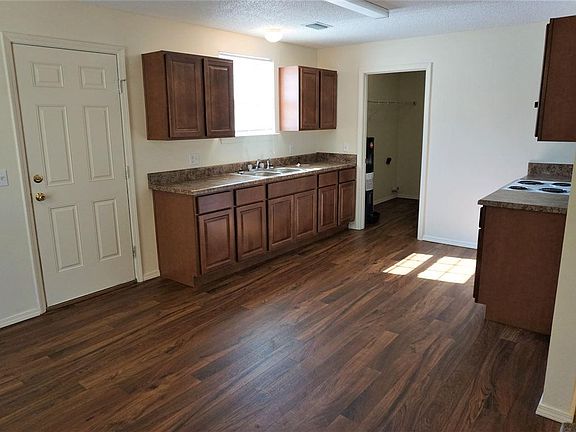 3rd image of 8819 Figland Ave