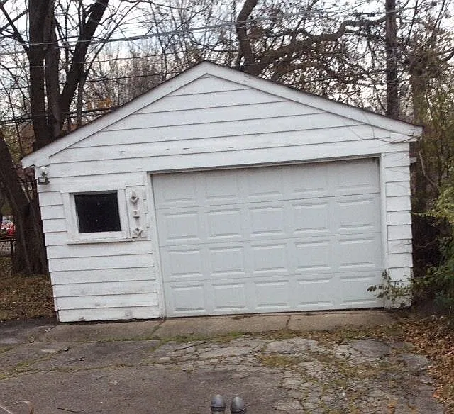 9729 S Merrion Avenue — Photo 2