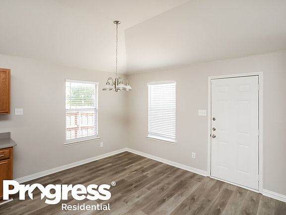 5th image of 351 Tioga Dr