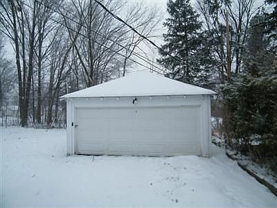 2nd image of 286 E 284th St