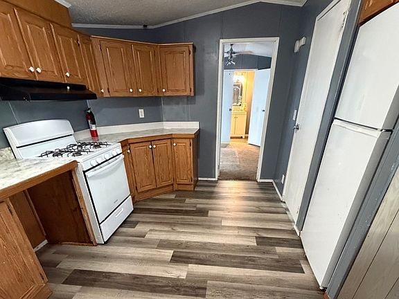 5th image of 790 Maple Ln