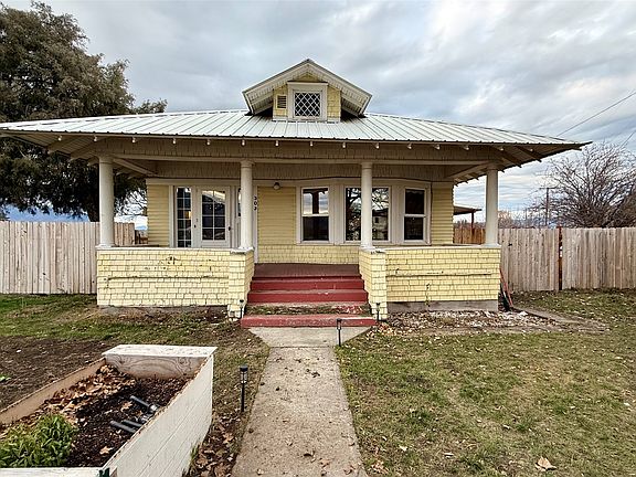 3rd image of 303 Rittenour St