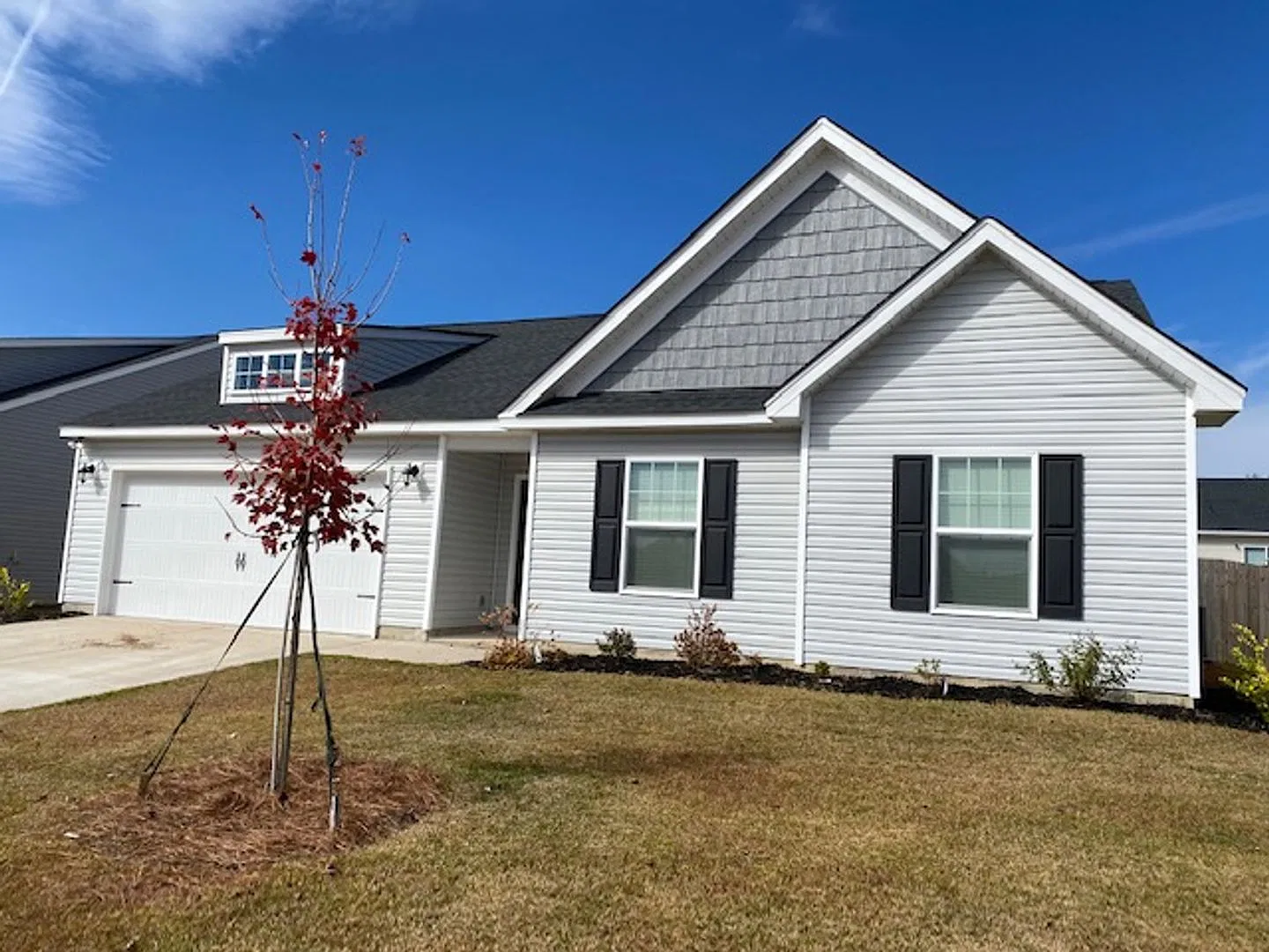 Adorable Single Story Home With Two Car Garage — Photo 1