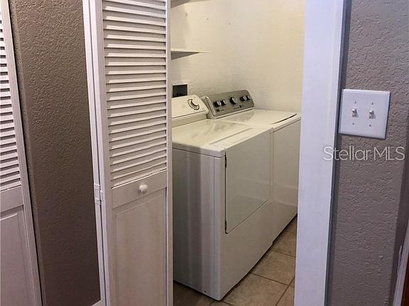 5th image of 210 22nd Ave NE APT 13