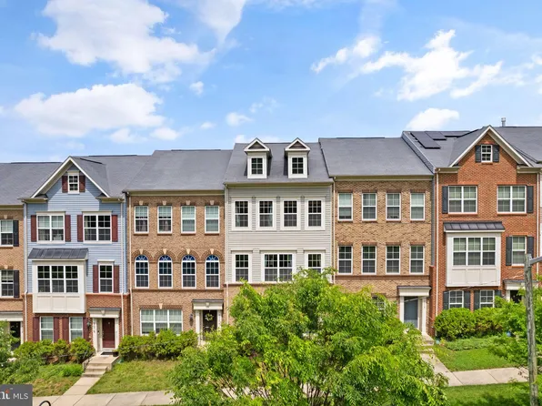 9017 Phita Ln, Manassas Park, VA 20111