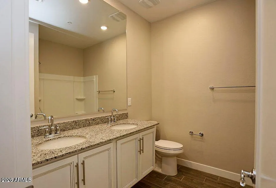 3 bed, 2.5 bath, 1782 sqft, $2,400 — Photo 4