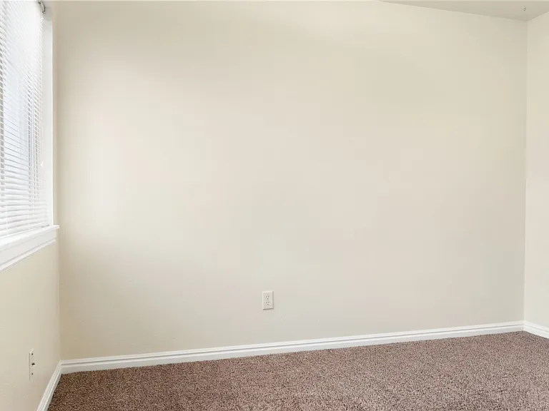 17 N Sugar St #103 — Photo 21