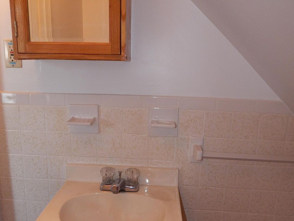2nd image of 8 Chestnut St