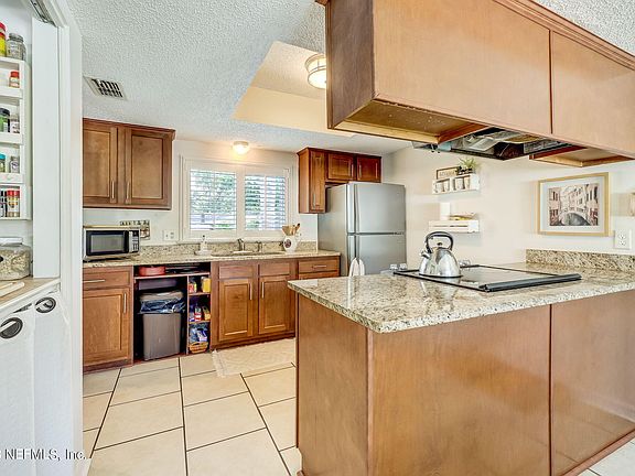 4th image of 7094 BEECHFERN Lane S