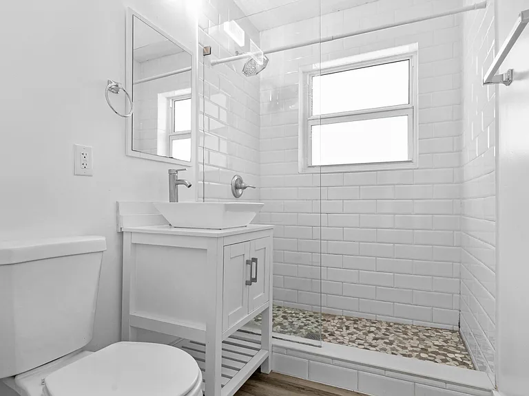508 NE 12th Ave — Photo 13