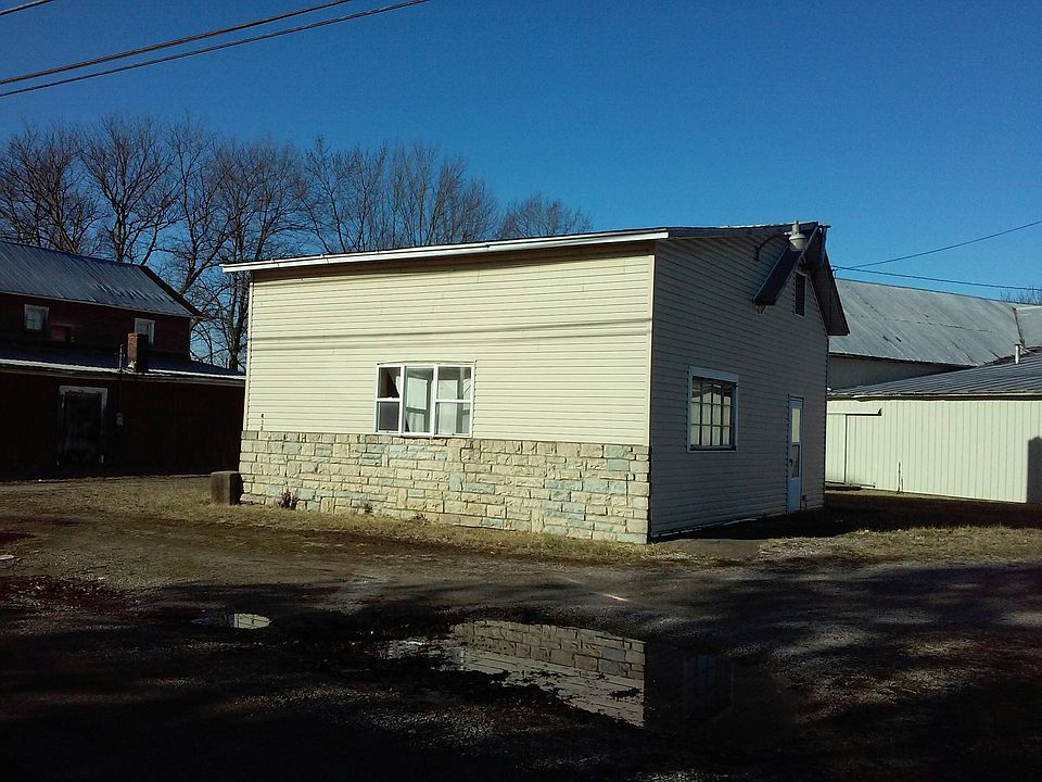 1st image of 413 E Columbus St