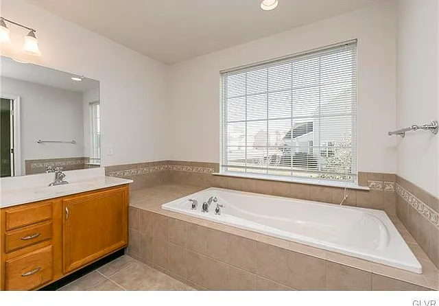1869 Emerald Dr — Photo 10