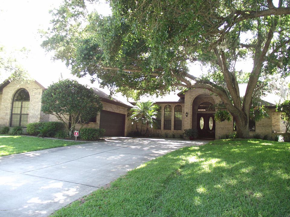 2131 Royal Oaks Drive