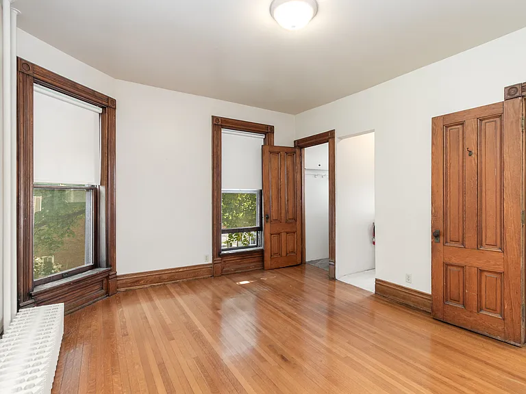 1000 Center Ave #6 — Photo 3