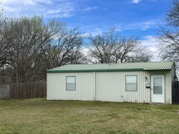305 W Adler Ave, Davis, OK 73030