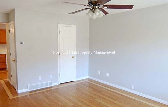 2 Front Room_11172022