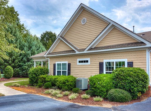 3rd image of 1204 Amberley Dr